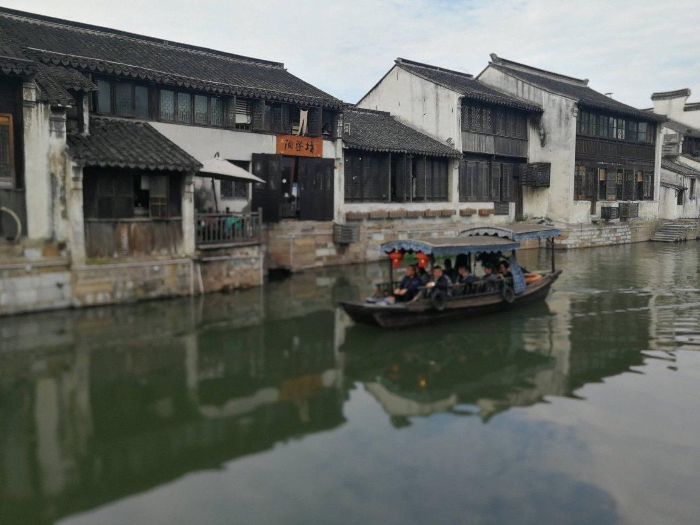 四川话瓜兮兮，哈戳戳是什么意思啊？游戏画面